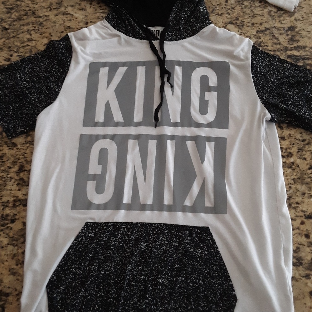 Hooded shirt